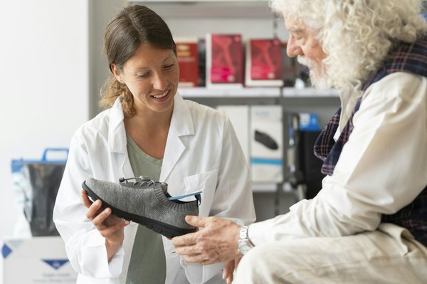 Chaussure orthopédique femme : confort et style garantis