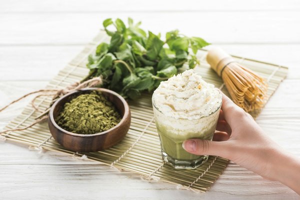 Quels sont les bienfaits, l'histoire et les utilisations du thé matcha ?
